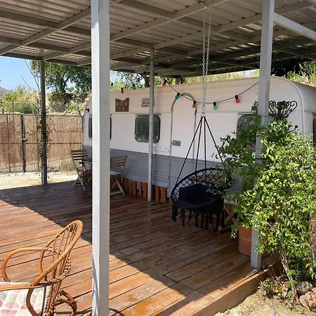 La Calma Y La Caravana 营地 Melegis